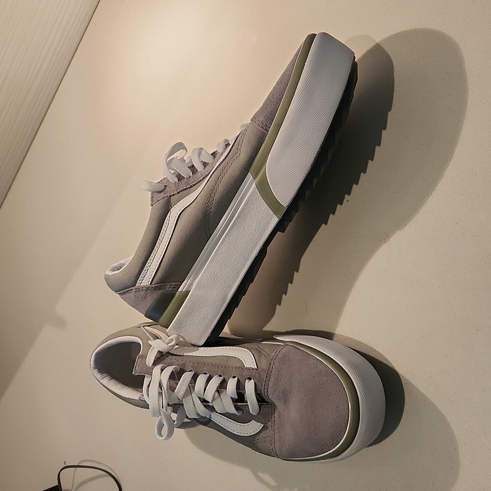 VANS Old Skool Stacked Platform shies. Light grey, womans 10. New in box